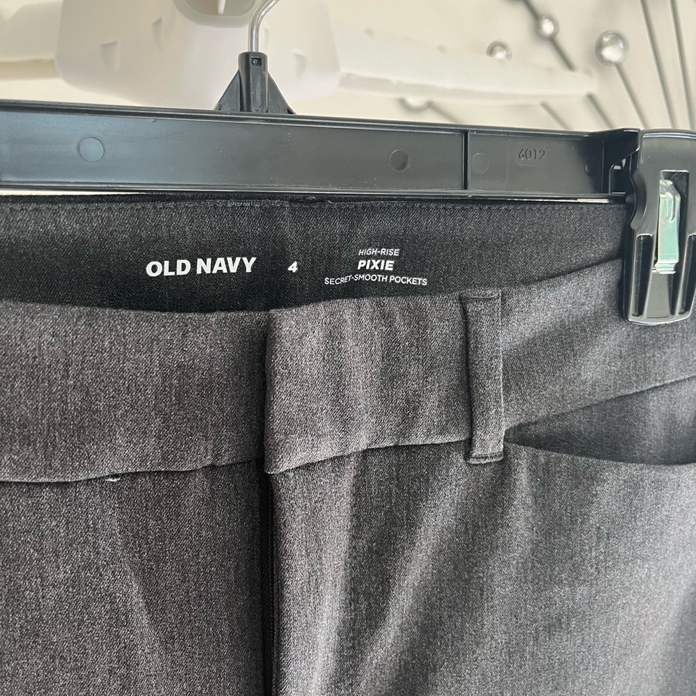 OLD NAVY ⚜️ Heathered Gray Hi-Rise Skinny Dress Slacks, size 4